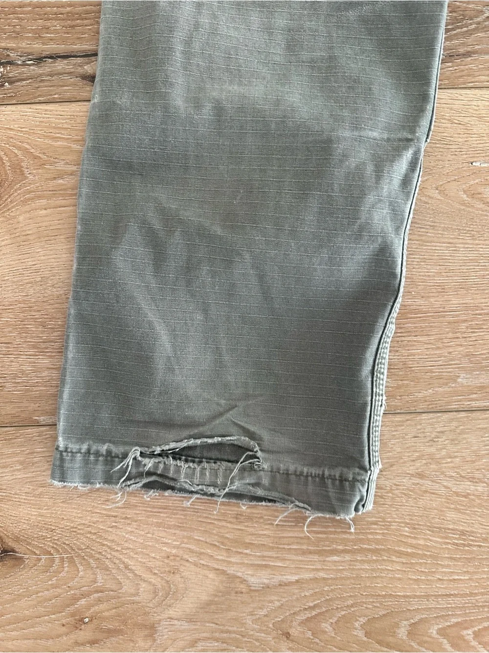 Carhartt Cargo Pants Distressed Workwear Aesthetic Vintage-Inspired Streetwear